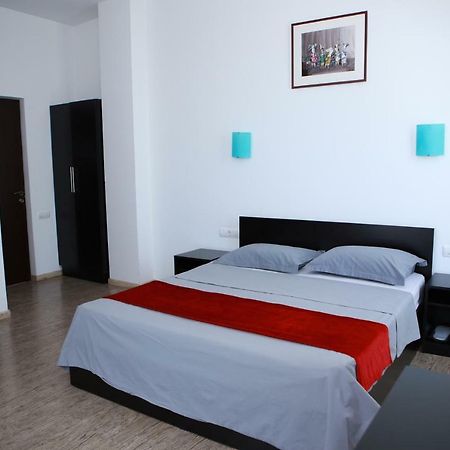 Ossanna Hotel Jerevan Exteriör bild