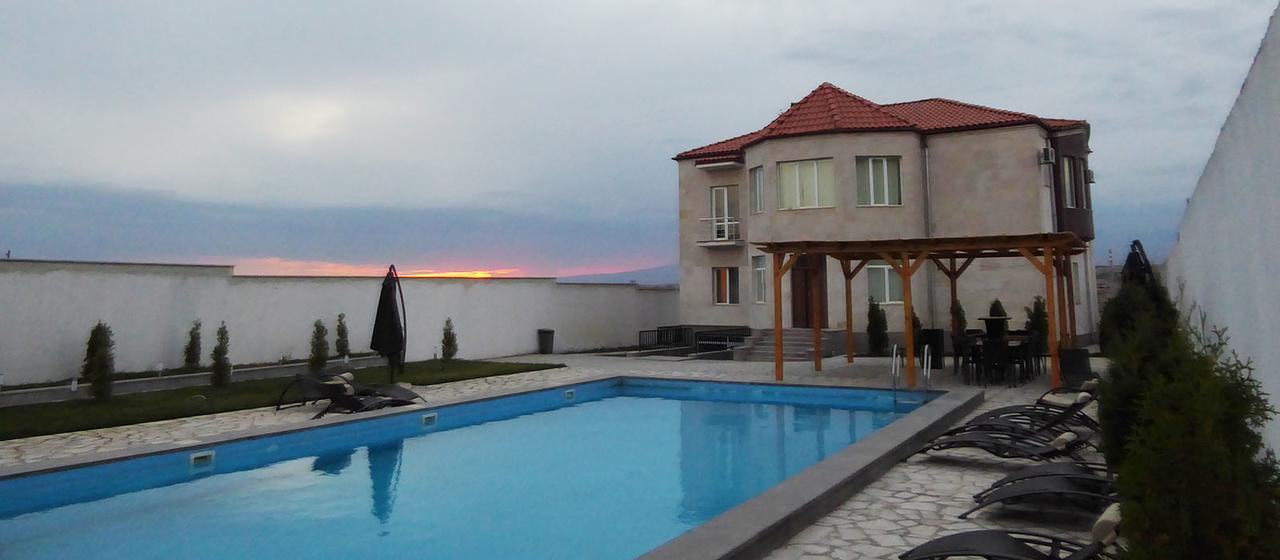 Ossanna Hotel Jerevan Exteriör bild