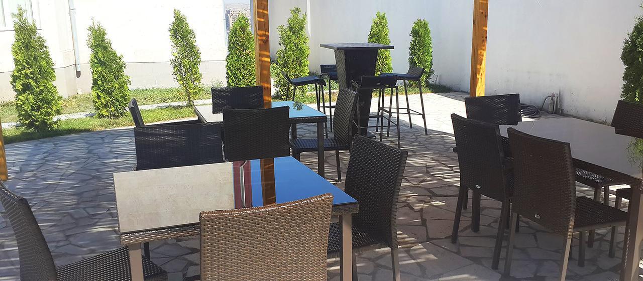 Ossanna Hotel Jerevan Exteriör bild