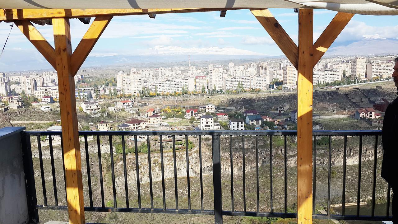 Ossanna Hotel Jerevan Exteriör bild
