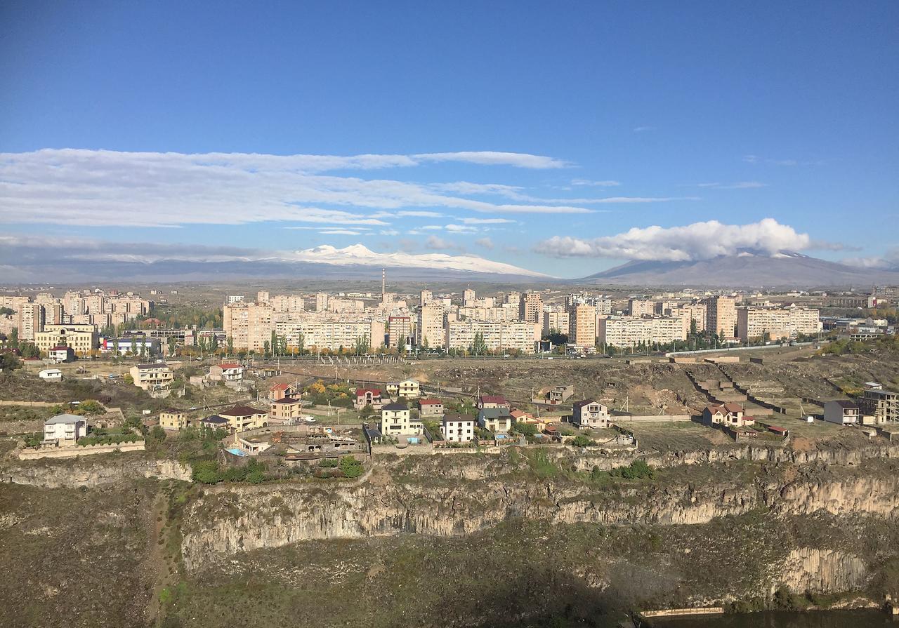 Ossanna Hotel Jerevan Exteriör bild