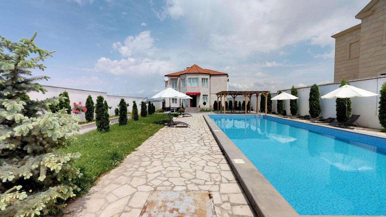 Ossanna Hotel Jerevan Exteriör bild